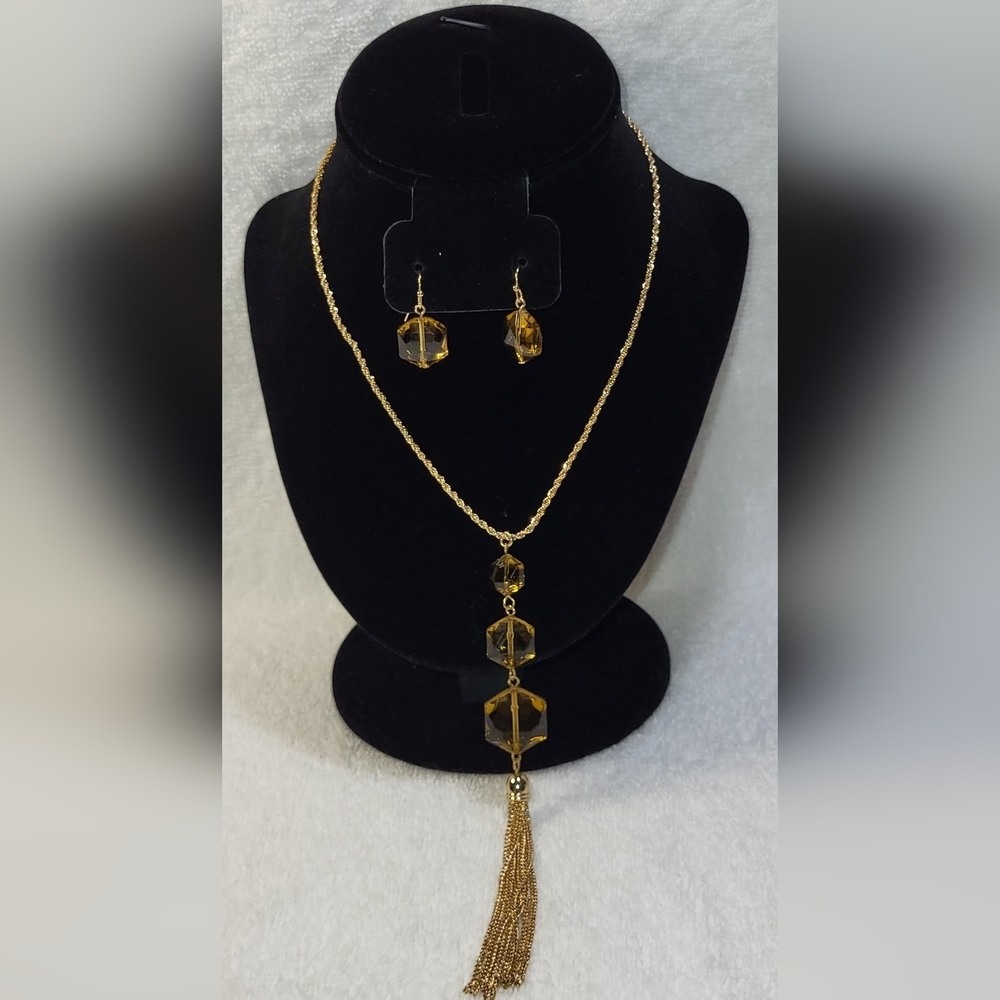 CATO Amber and Gold Tassled Necklace and Drop Earrings Set / Pierced